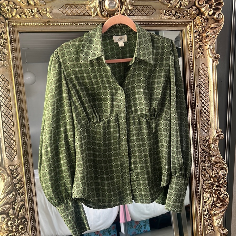 Green geometric pattern button up long sleeve puff sleeve blouse, ann Taylor
